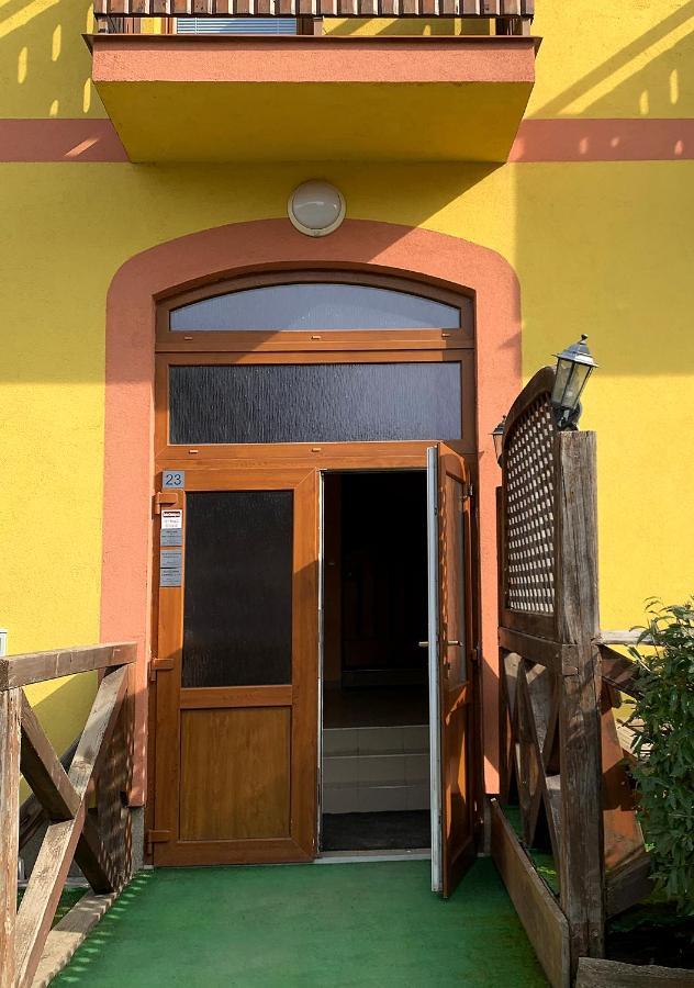 2-Izbovy Apartman Mlynica S Balkonom מראה חיצוני תמונה