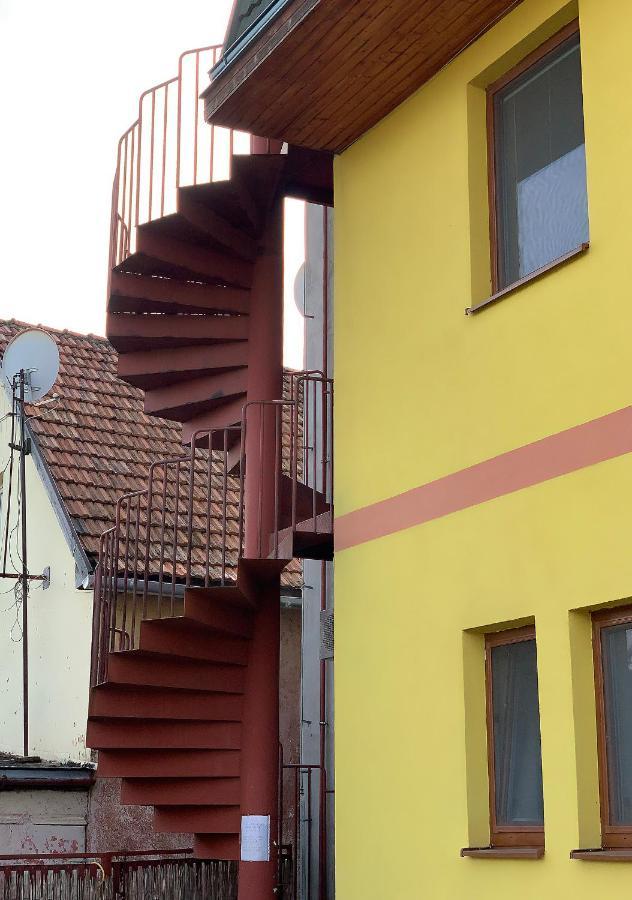 2-Izbovy Apartman Mlynica S Balkonom מראה חיצוני תמונה